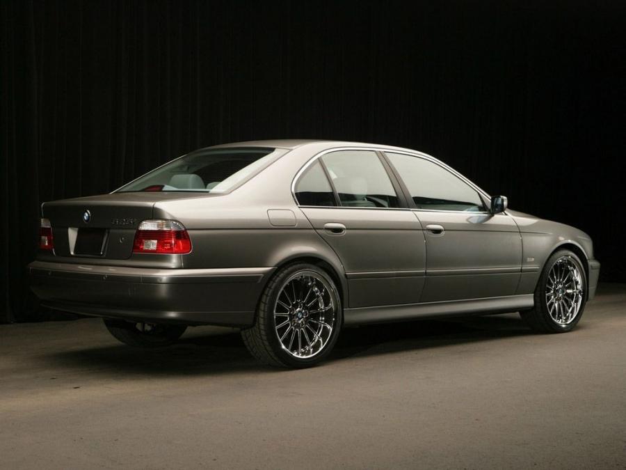 BMW 525i Sedan 2000 года  (фото 11 из 13)